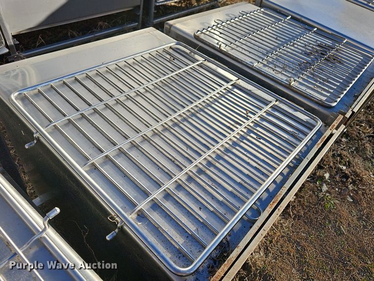 image for item NE9320 (8) kennels