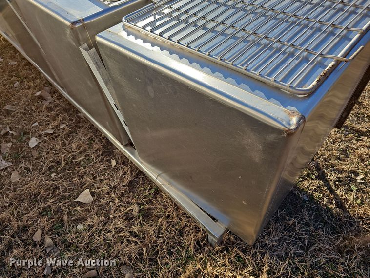 image for item NE9320 (8) kennels