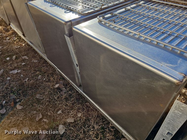 image for item NE9320 (8) kennels