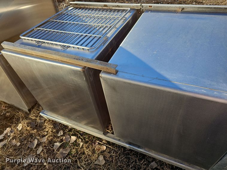 image for item NE9320 (8) kennels