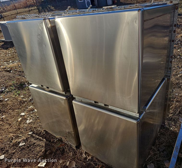 image for item NE9320 (8) kennels