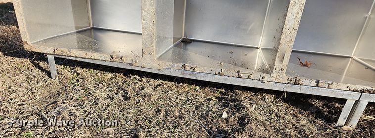 image for item NE9320 (8) kennels