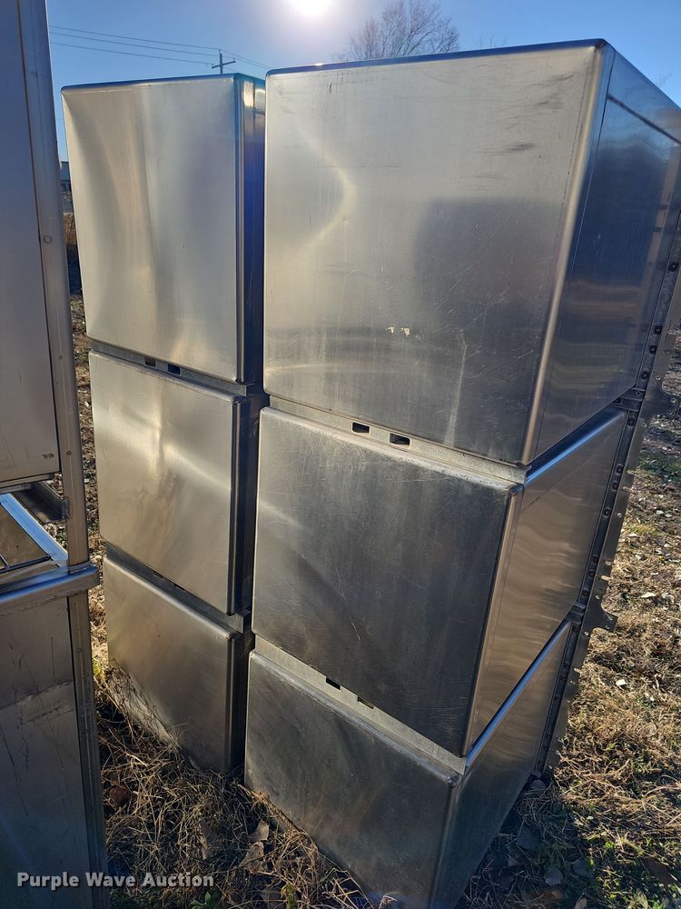 image for item NE9320 (8) kennels