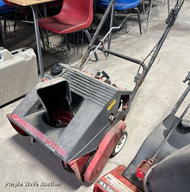 image for item NI9609 (5) snow blowers