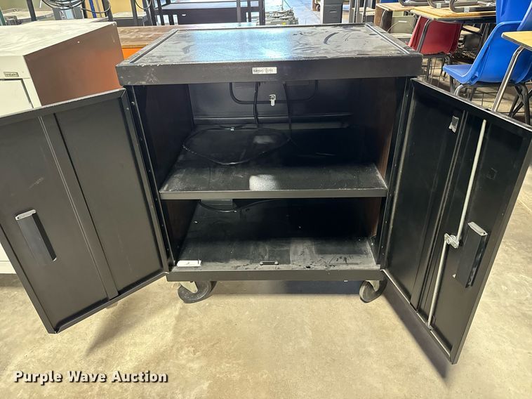 image for item NI9612 (14) rolling carts