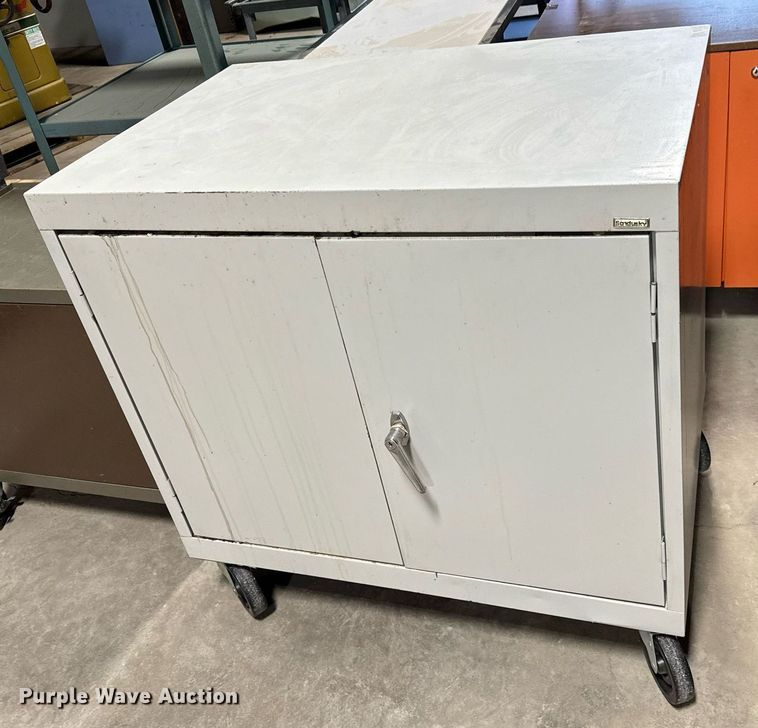 image for item NI9612 (14) rolling carts