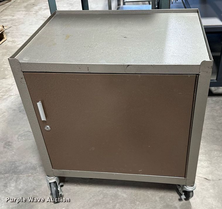 image for item NI9612 (14) rolling carts