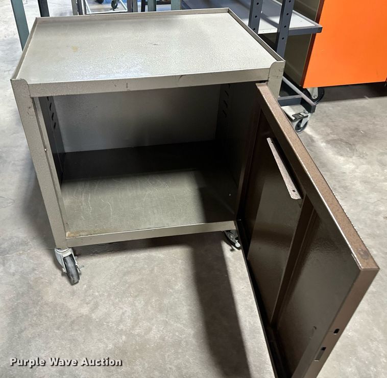 image for item NI9612 (14) rolling carts