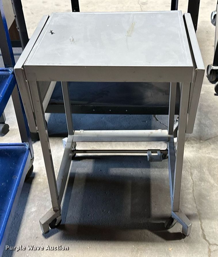 image for item NI9612 (14) rolling carts