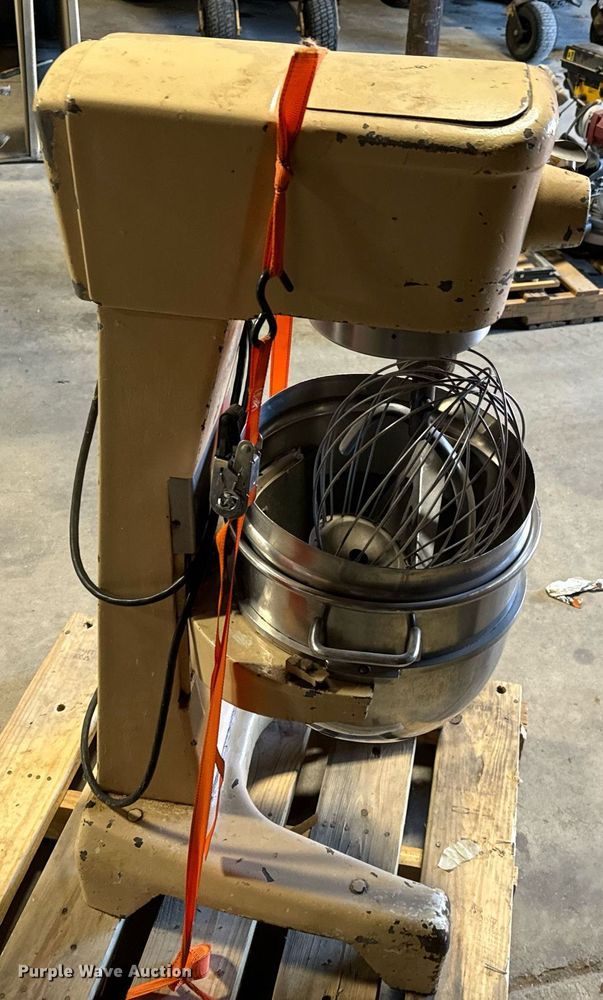 image for item NI9619 Hobart D-300  mixer