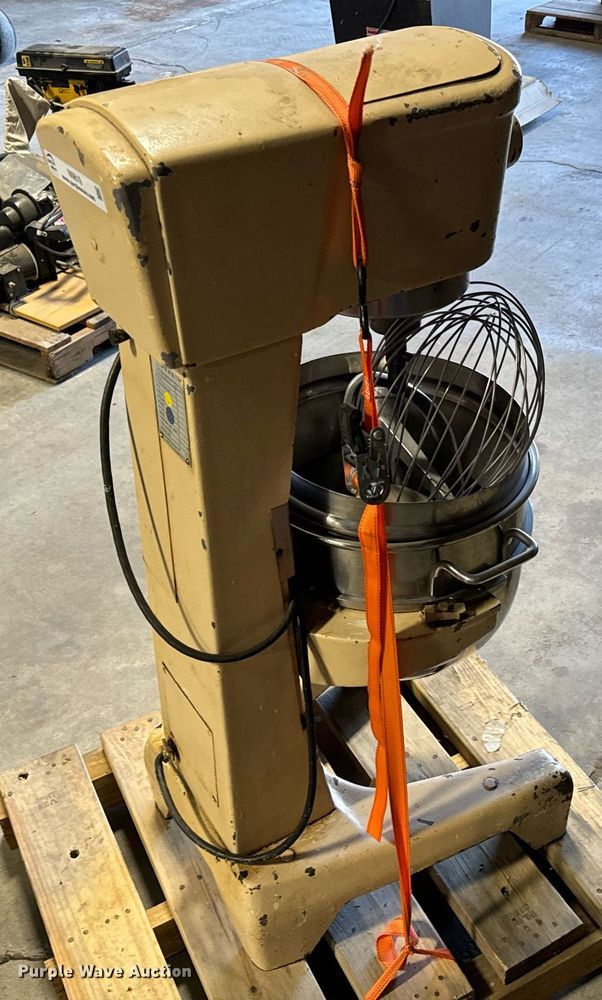 image for item NI9619 Hobart D-300  mixer