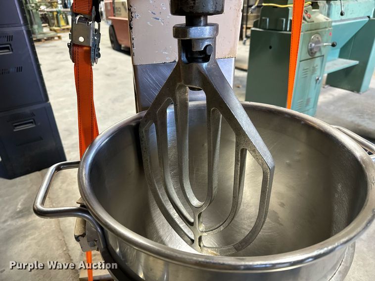 image for item NI9619 Hobart D-300  mixer