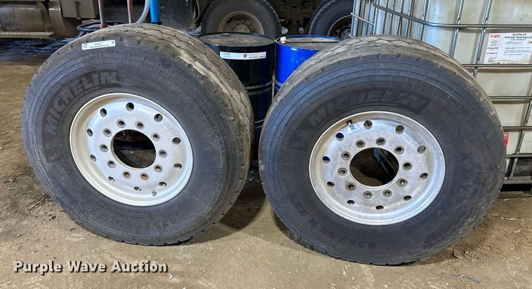 image for item NL9317 Michelin  425/65R22.5 wheels and tires