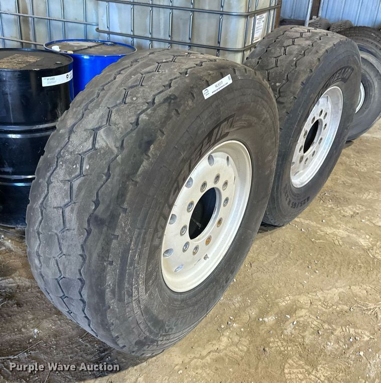 image for item NL9317 Michelin  425/65R22.5 wheels and tires