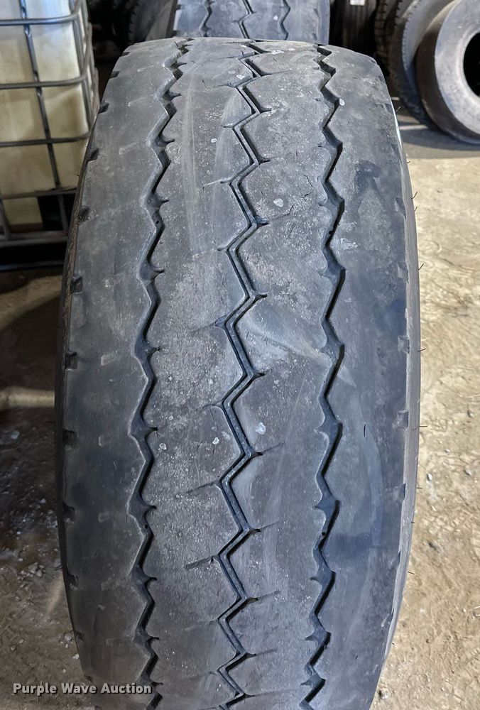 image for item NL9317 Michelin  425/65R22.5 wheels and tires
