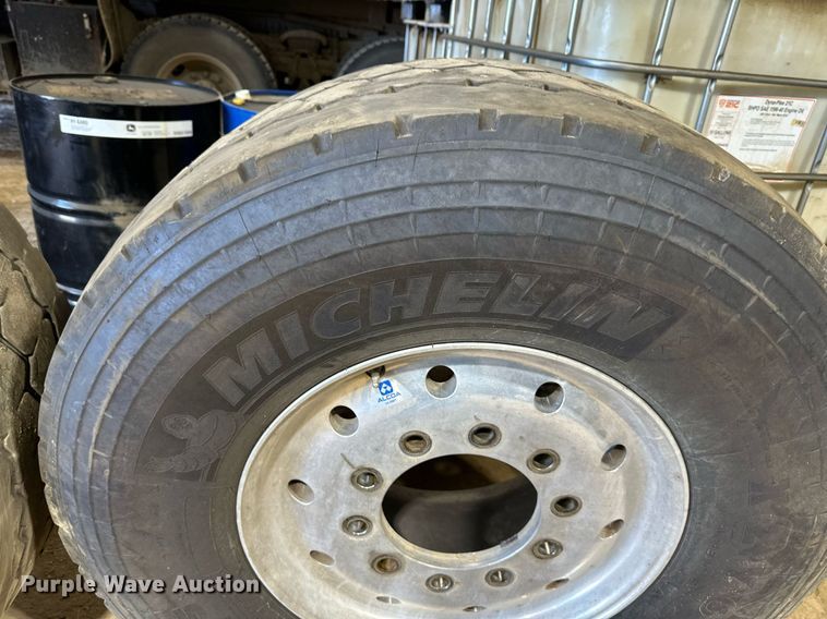 image for item NL9317 Michelin  425/65R22.5 wheels and tires