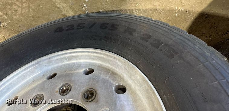image for item NL9317 Michelin  425/65R22.5 wheels and tires