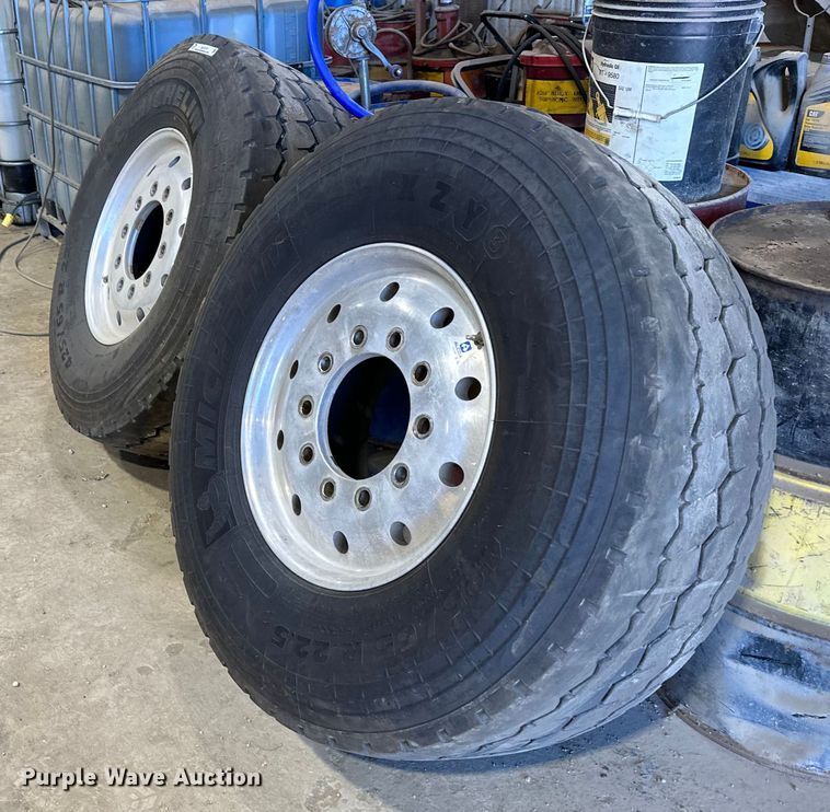 image for item NL9319 Michelin XZY3  tires and wheels