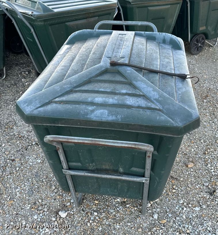 image for item NM9100 Approximately 50 trash carts