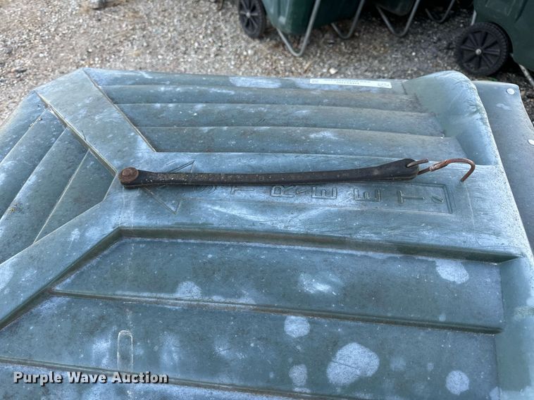 image for item NM9100 Approximately 50 trash carts