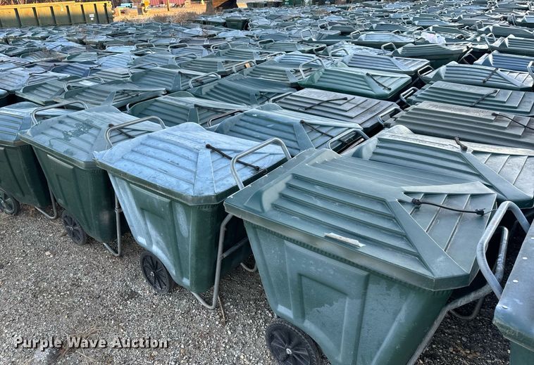 image for item NM9101 Approximately 50 trash carts