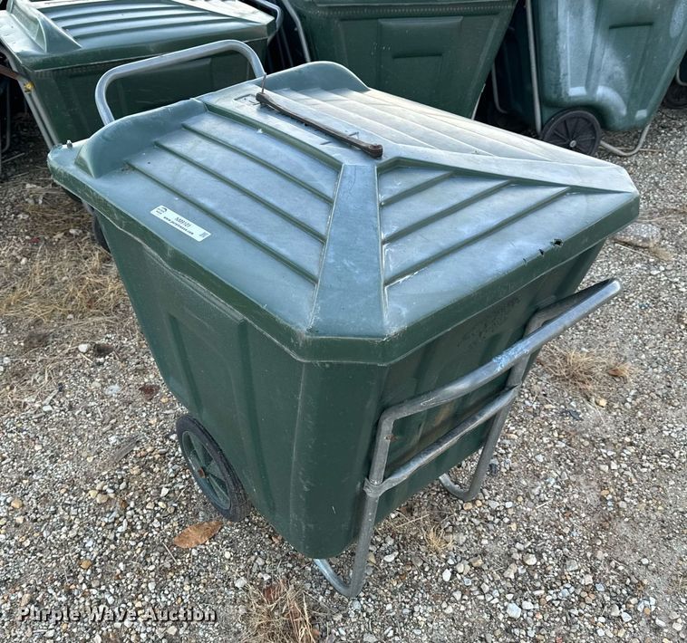 image for item NM9101 Approximately 50 trash carts