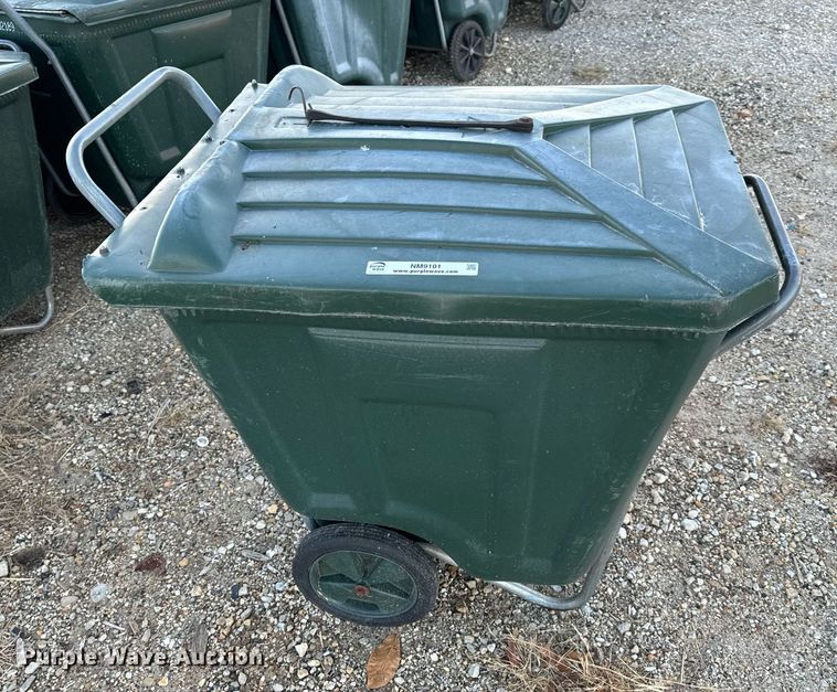 image for item NM9101 Approximately 50 trash carts