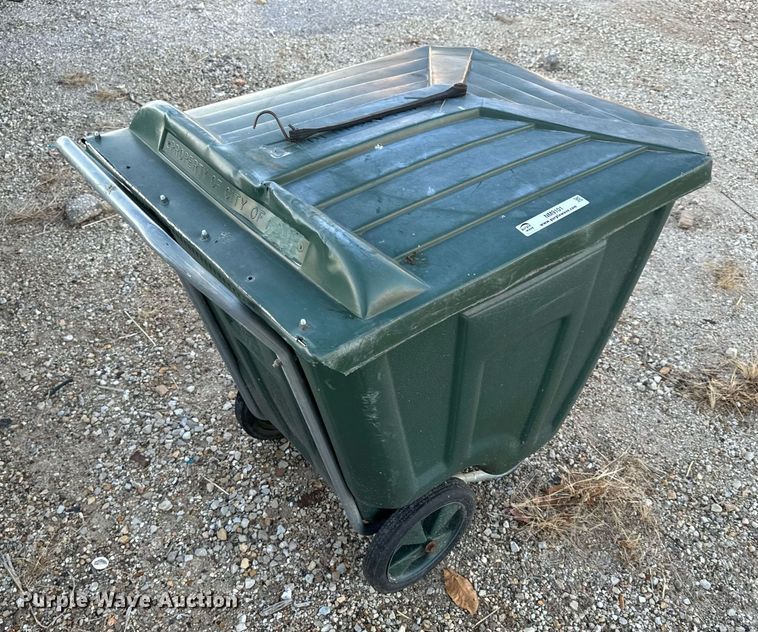 image for item NM9101 Approximately 50 trash carts