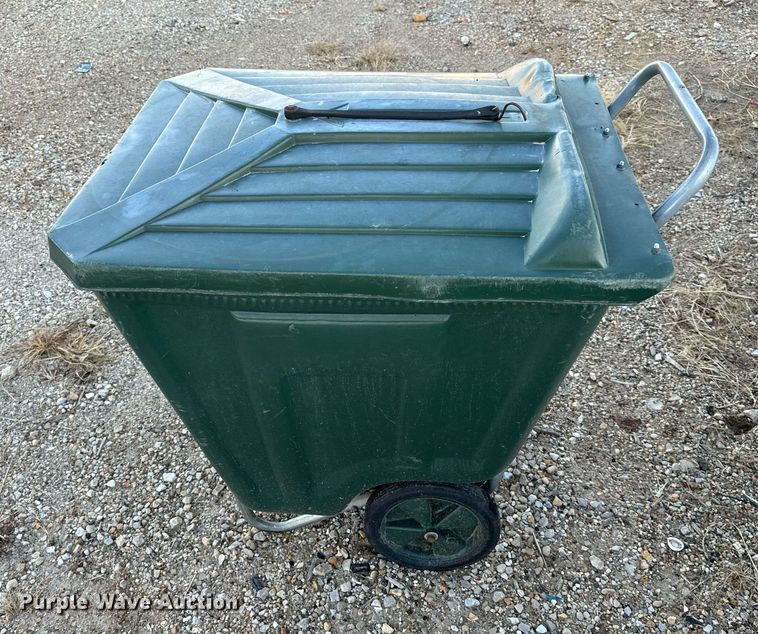 image for item NM9101 Approximately 50 trash carts