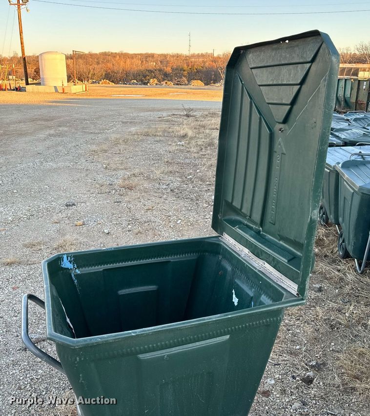 image for item NM9101 Approximately 50 trash carts