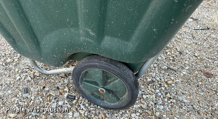 image for item NM9101 Approximately 50 trash carts