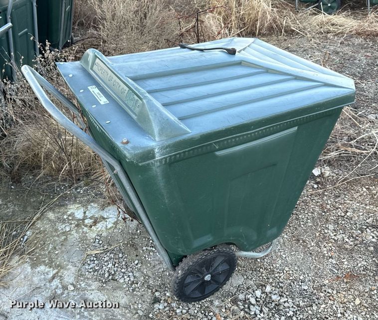 image for item NM9102 Approximately 50 trash carts