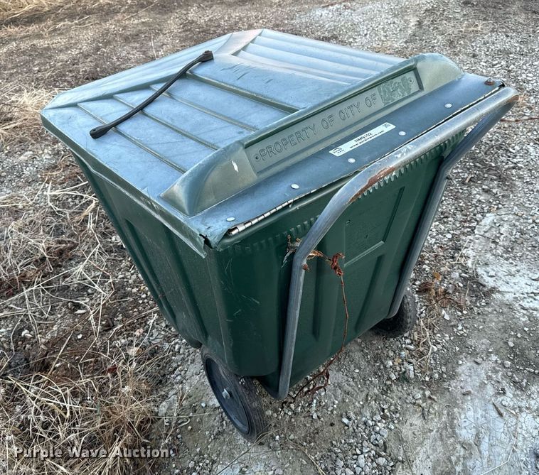 image for item NM9102 Approximately 50 trash carts