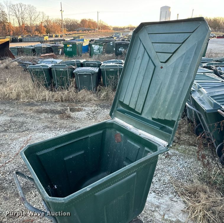 image for item NM9102 Approximately 50 trash carts