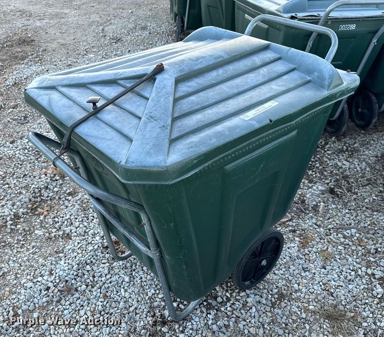 image for item NM9103 Approximately 50 trash carts