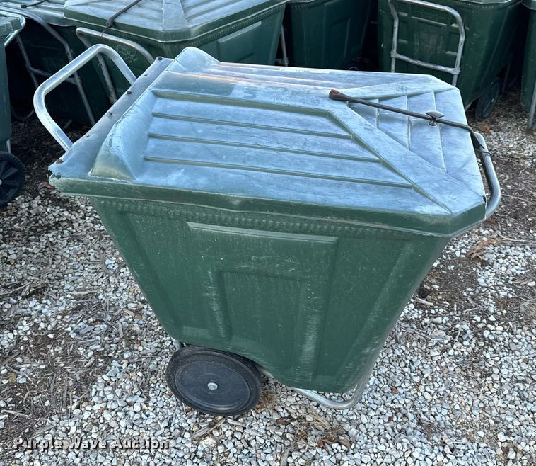 image for item NM9103 Approximately 50 trash carts
