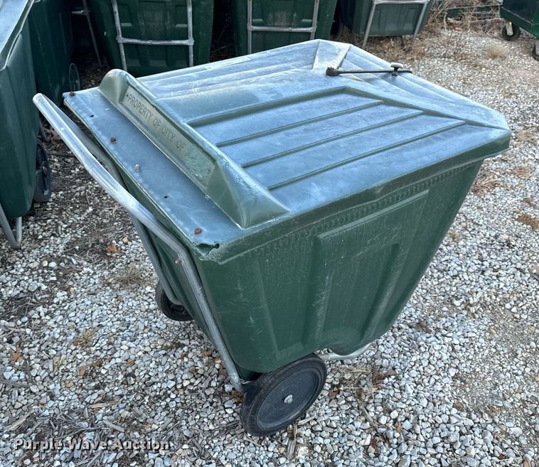 image for item NM9103 Approximately 50 trash carts