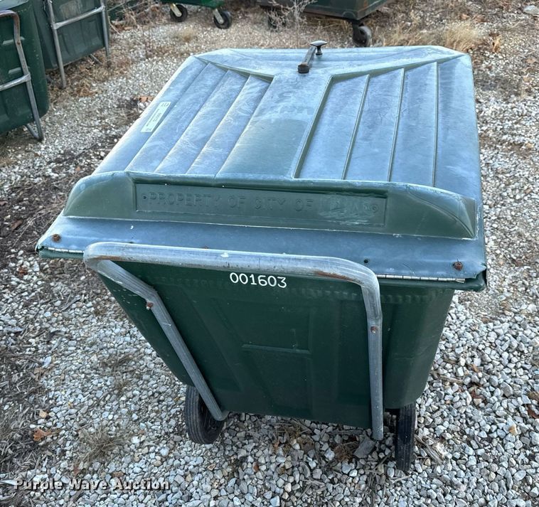 image for item NM9103 Approximately 50 trash carts