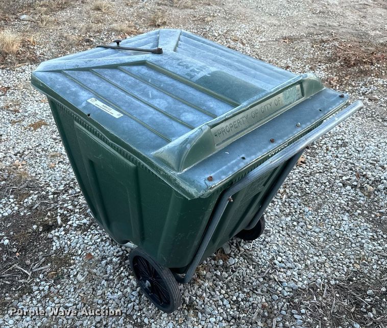 image for item NM9103 Approximately 50 trash carts