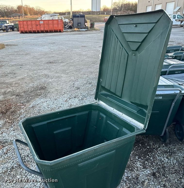 image for item NM9103 Approximately 50 trash carts