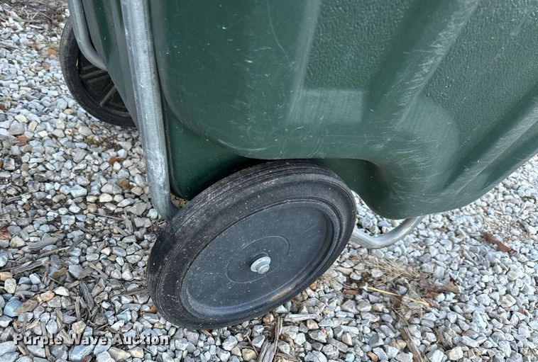 image for item NM9103 Approximately 50 trash carts