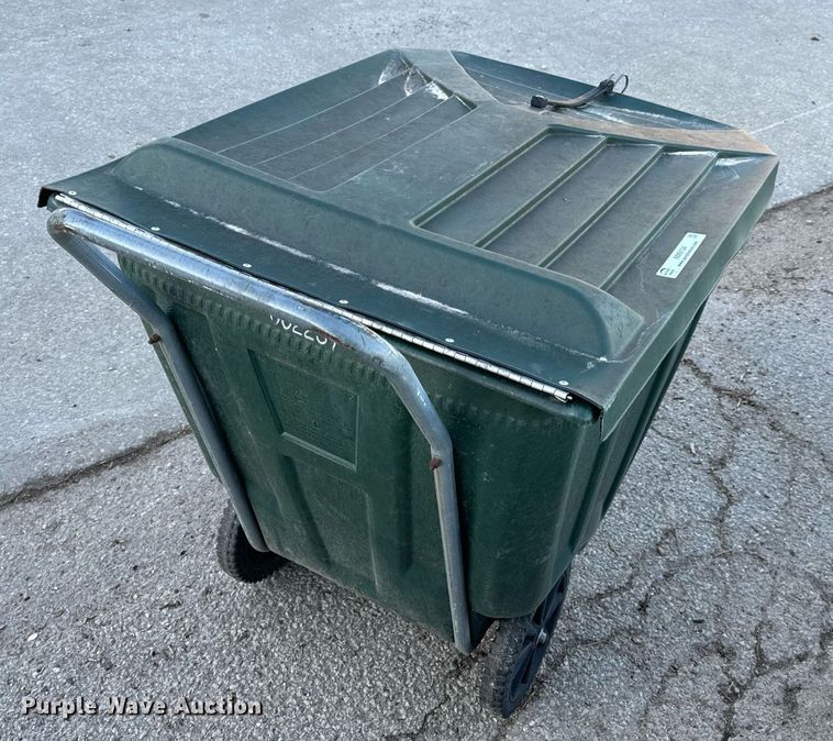 image for item NM9104 Approximately 50 trash carts