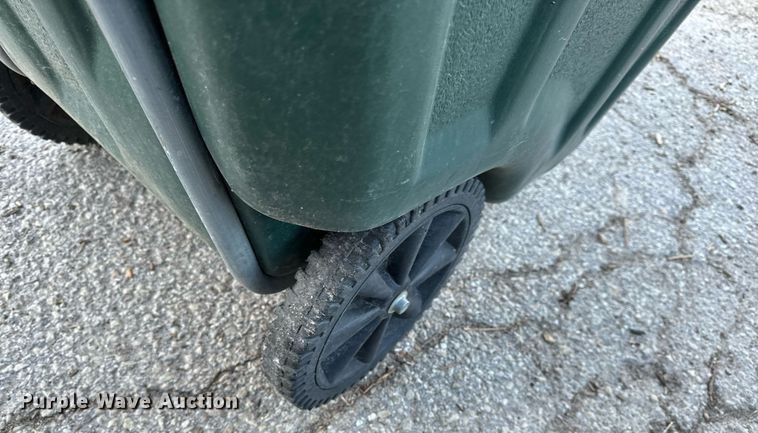 image for item NM9104 Approximately 50 trash carts