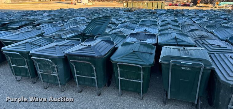 image for item NM9106 Approximately 100 trash carts