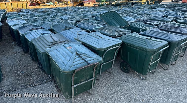 image for item NM9106 Approximately 100 trash carts