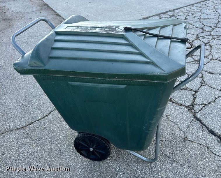 image for item NM9106 Approximately 100 trash carts