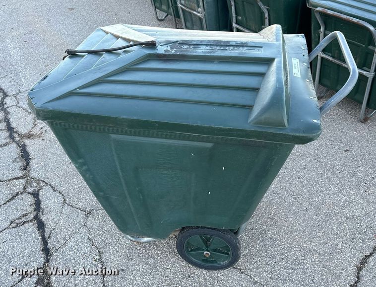image for item NM9106 Approximately 100 trash carts