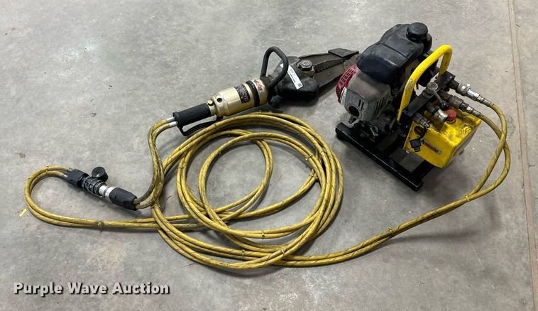 image for item NM9177 American Rescue Genesis  Jaws of Life rescue tool