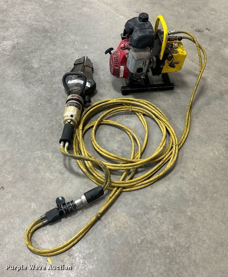 image for item NM9177 American Rescue Genesis  Jaws of Life rescue tool