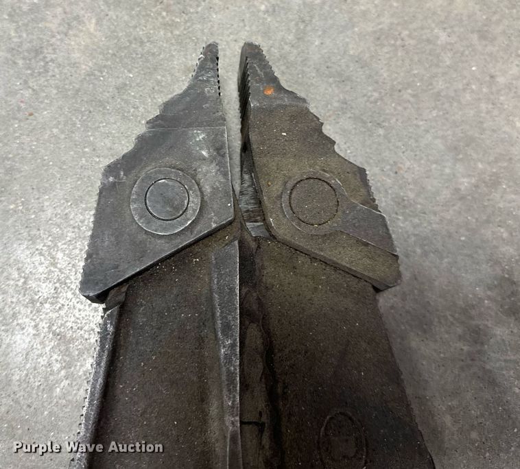 image for item NM9177 American Rescue Genesis  Jaws of Life rescue tool